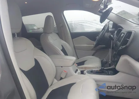 2021 Jeep Cherokee Latitude Plus Fwd z USA, uszkodzony, nr VIN 1C4PJLLB8MD150530